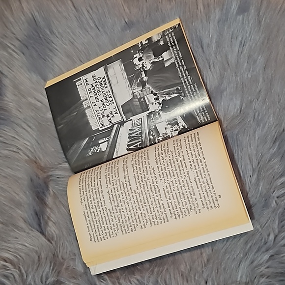 Billy Graham God in the Garden - Picture 10 of 11